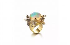 Anello in oro con opale