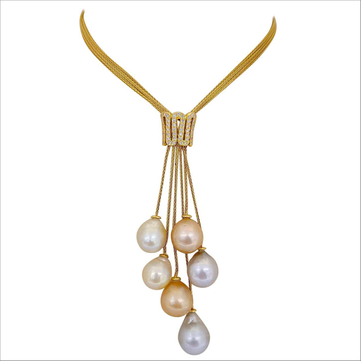 Collana in oro giallo 18 carati con perle dei Mari del Sud e diamanti 