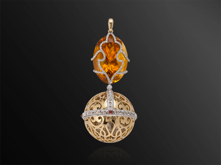 Collana regolabile in filo di seta con citrino e pavé di arabeschi i -oro bianco 18 carati, diamanti