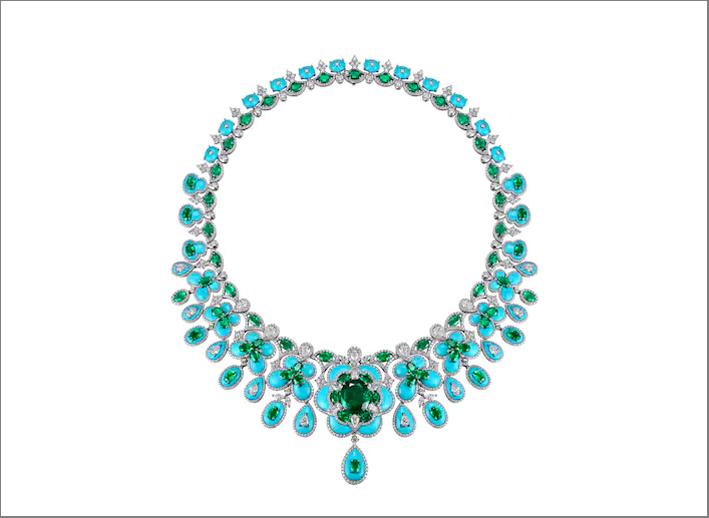 Collana con turchesi, smeraldi, diamanti