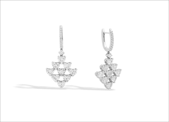 Orecchini chandelier in oro bianco e diamanti