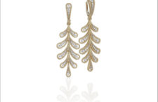 Yellow gold twisted thread earrings with white diamonds