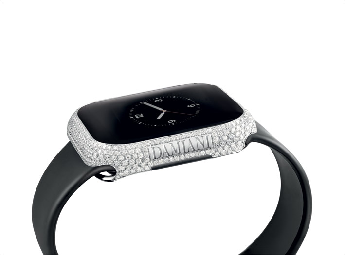 Apple Watch con cover in pavé di diamanti