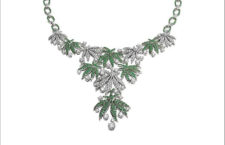 Bulgari, collier ispirato alla marijuana in oro bianco, diamanti, smeraldi