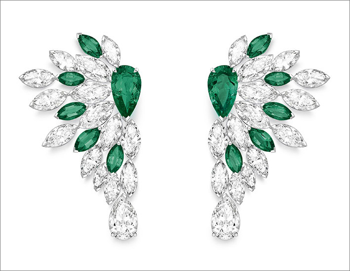 Vegetal Laces Earrings, 18K white gold earrings set with 2 pear-shaped emeralds from Colombia (approx. 1.26 ct and 1.14 ct), 2 pear-shaped diamonds (approx. 1.40 ct),10 marquise-cut emeralds (approx. 6.00 cts) and 28 marquise-cut diamonds (approx. 8.02 cts)