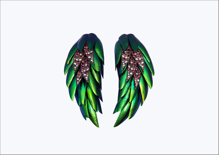 Lotus Arts de Vivre, Wing earrings con ali di scarabeo, diamanti, tormalina