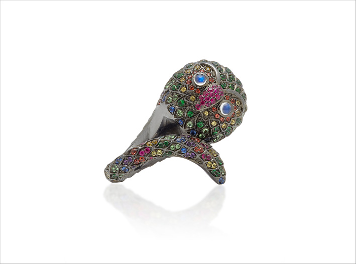 Anello in argento rodiato con ametista, tsavorite, pietra luna, zaffiri orange e gialli, rubini