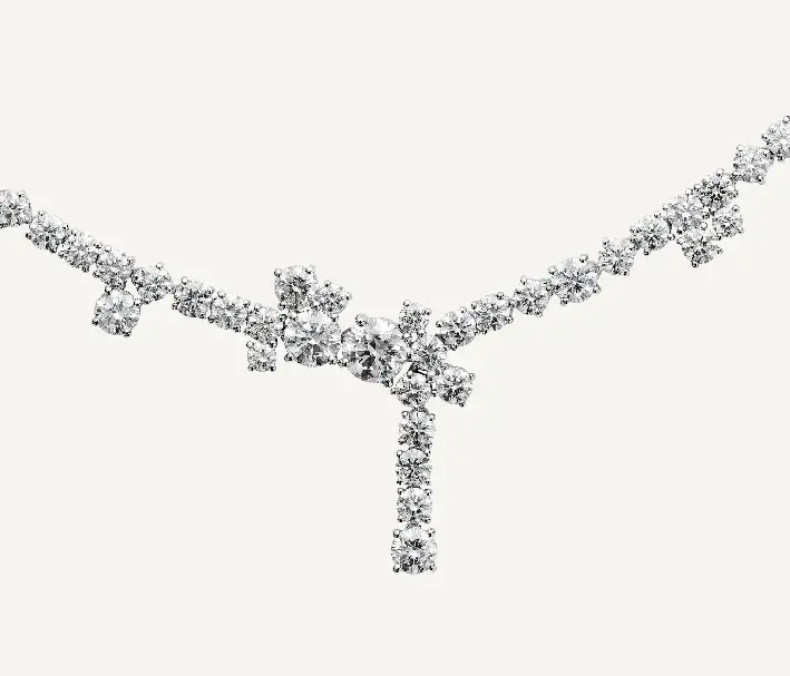 Collana della collezione Quinology con 5 diamanti taglio brillante