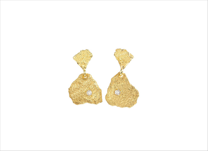 Orecchini della collezione Svelare in oro 18 carati e diamanti