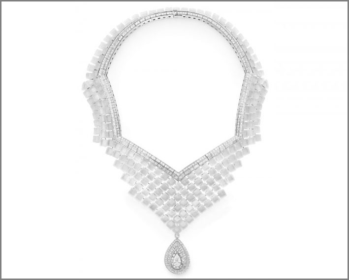 Collana con diamante a pera FFI da 2,68 ct, diamanti baguette e cristallo di rocca, pavé di diamanti, in oro bianco