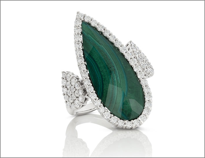 White gold ring with malachite and crystal rock doublet and diamonds