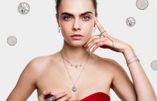 Cara Delevigne indossa la collezione Rose de Vents di Dior