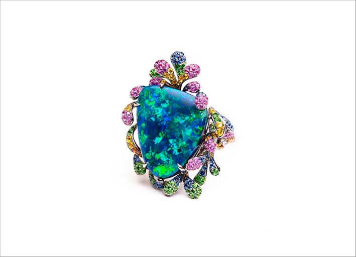 Anello con opale nero della Colourful collection