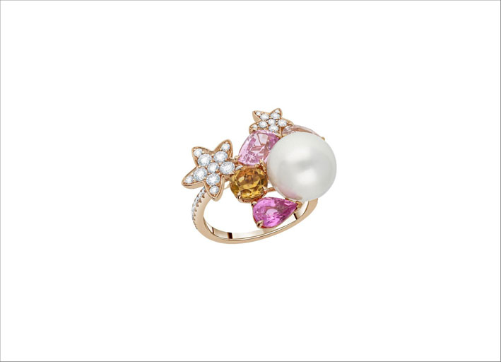 Anello in oro rosa tempestato di diamanti bianchi, ornato di zaffiri rosa, zaffiro pesca, citrino rotondo e perla dei Mari del Sud