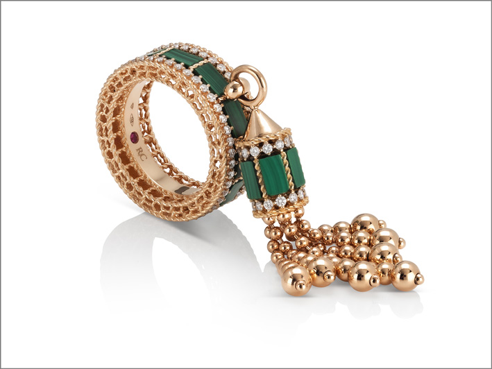 Rose gold tassel ring with malachite and diamonds