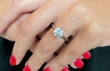 Anello con solitario di Conte Diamonds