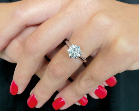 Anello con solitario di Conte Diamonds