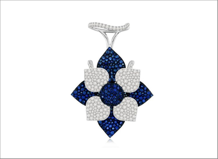 Anello della collezione Kashmir in oro bianco, diamanti, zaffiri blu