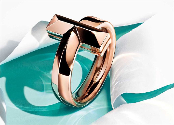 L'anello in oro rosa Tiffany T1