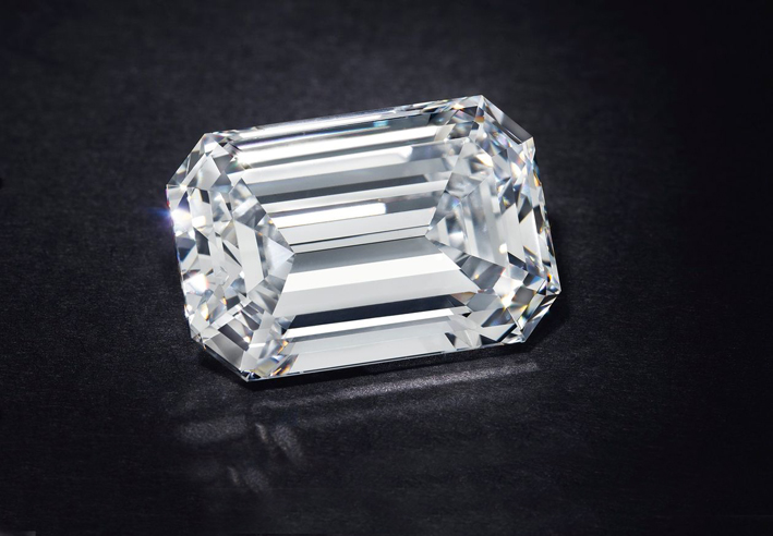 Diamante taglio smeraldo di 28,86 carati