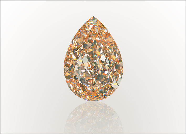 Il diamante brown di Alrosa da 27,02 carati utilizzato per la collana di Anna Hu