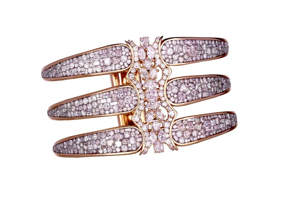 Bracciale con diamanti, vincitore ai Design Couture Awards nel 2015
