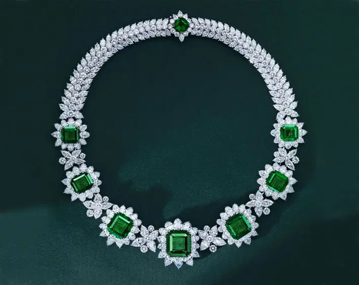 Collana di diamanti con sette smeraldi colombiani da 4 a 23 carati