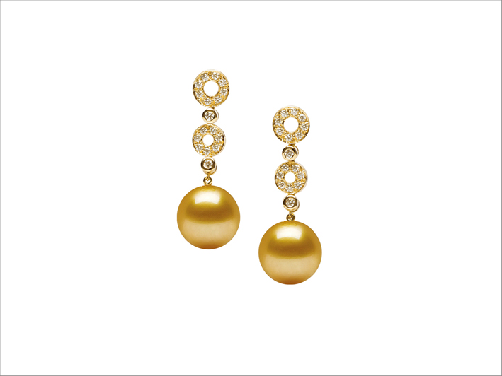 Orecchini pendenti in oro 18 carati e diamanti con due perle South Sea