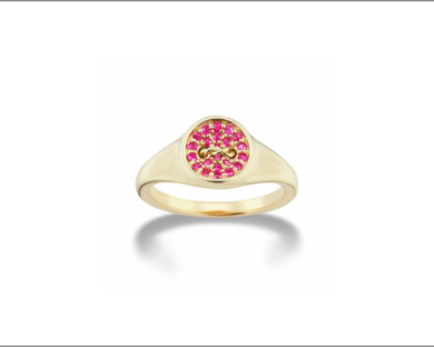 Anello chevalier con pavé di rubini