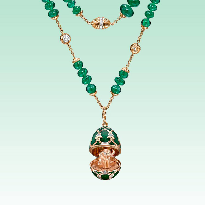 La collana Heritage 18 k Rose Gold & Emerald Transformable con Elephant Surprise Locket