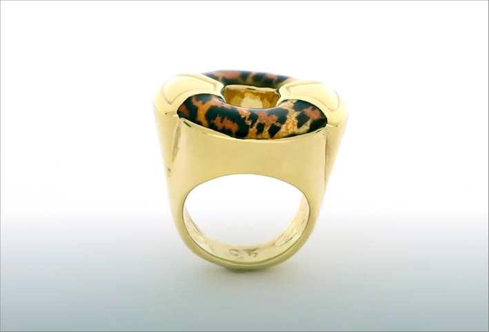 Anello in oro elettroformato con applicazione leopardo