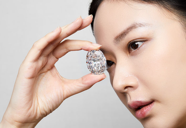 Diamante ovale impeccabile D Color da 102,39 carati