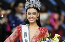 Amanda Obdam indossa la corono di Miss Universe Tailandia