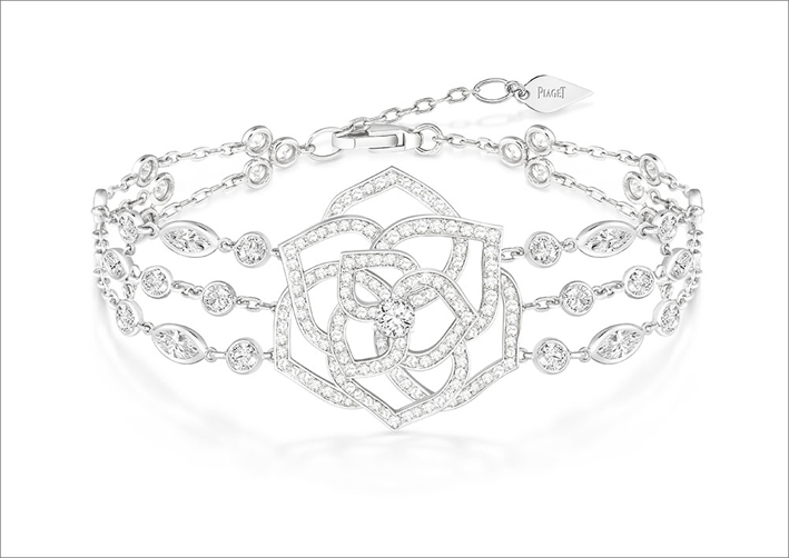 Bracelet, 18K white gold, 3 white gold chains adorned with diamonds set with a total of 181 brilliant-cut diamonds (approx. 2.17 cts) and 4 marquise-cut diamonds (approx. 0.61 ct)