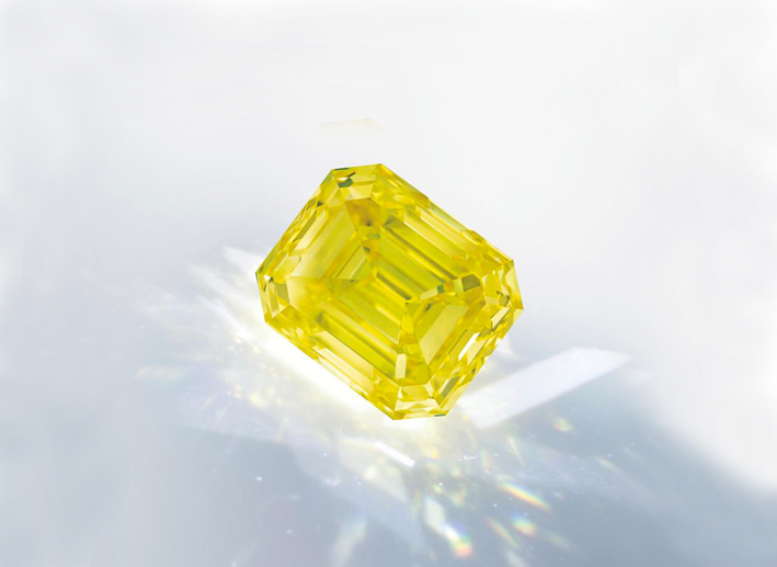 Diamante giallo brillante VVS2 da 28,88 carati, venduto per 3,1 milioni