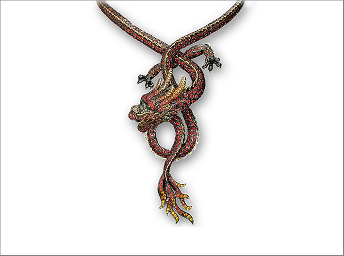 Collana a forma di dragone in zaffiri e granati