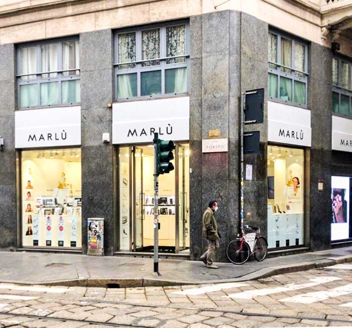 Il negozio monomarca a Milano