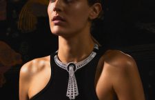 Collana Lavallière in oro bianco, com diamanti, onice