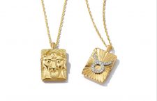Collana con pendente in oro e in oro con diamanti, segno del Toro