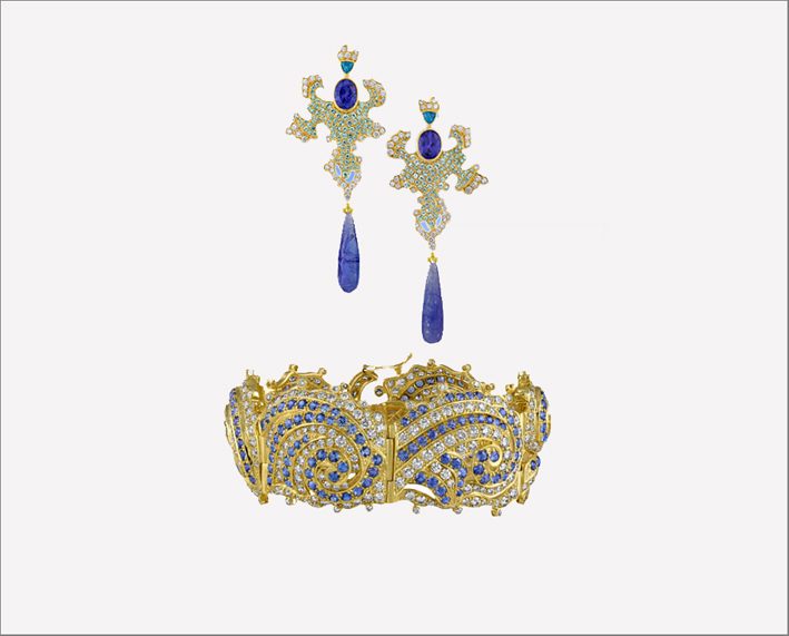 Bracciale e orecchini in oro con zaffiri, tanzanite, diamanti