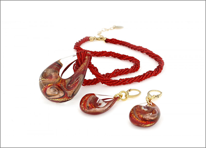 Collana e orecchini con vetro di Murano