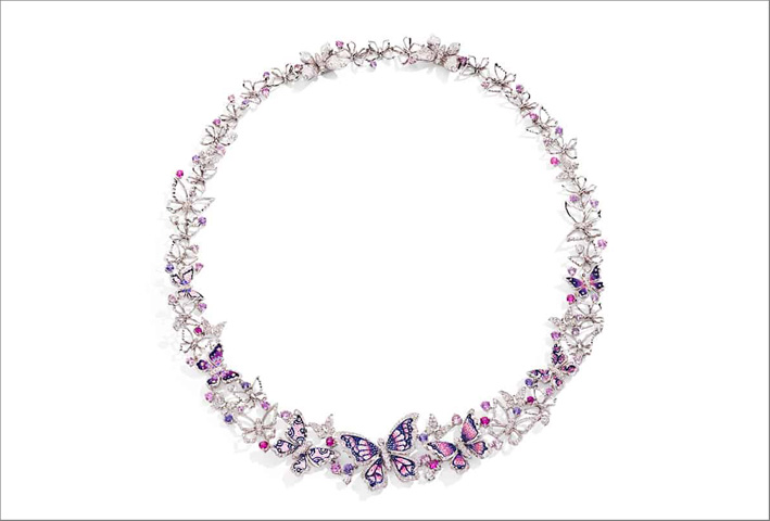 Collana di alta gioielleria con micromosaico rosa, viola e blu in diverse forme, zaffiri rosa e viola, diamanti