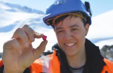 Estrazione di un rubino in Groenlandia
