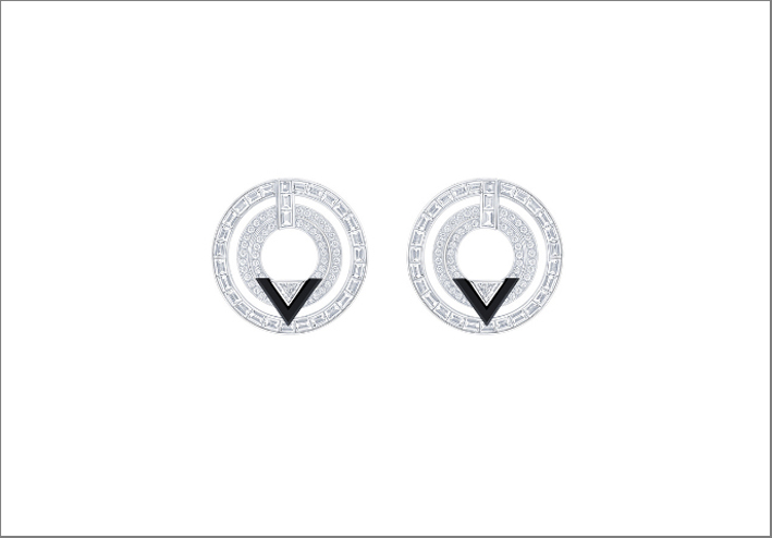 Orecchini con diamanti e onice by Louis Vuitton