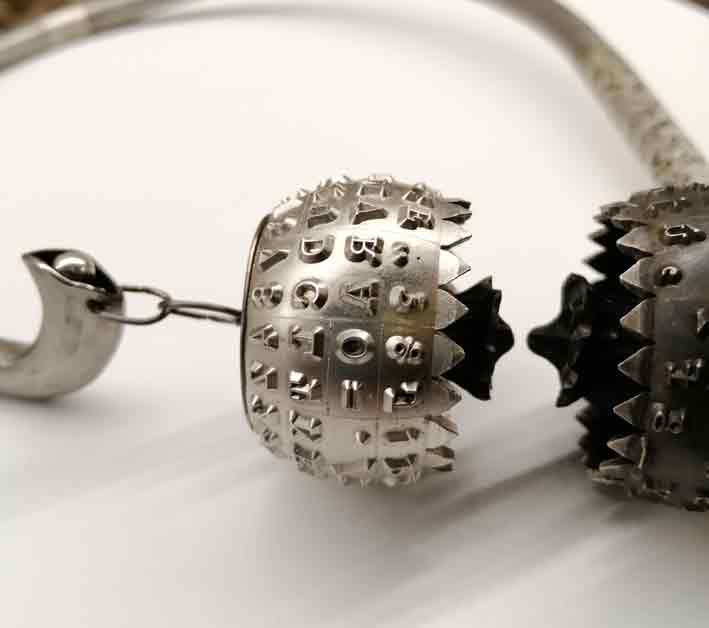 Glauco Cambi, collana In Touch, titanio, argento, acciaio