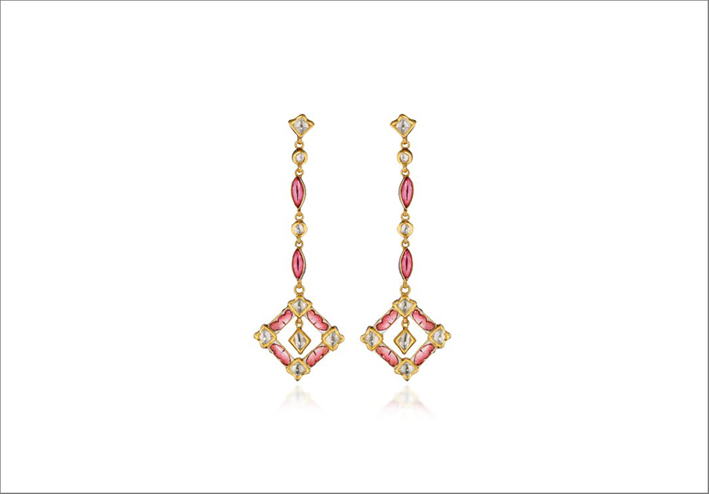 Orecchini con diamanti in oro giallo 18 carati e smalto indiano, diamanti taglio rosa