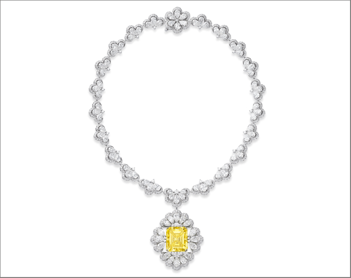 Collana con diamanti bianchi e diamante giallo vivid fancy da 23,26 carati