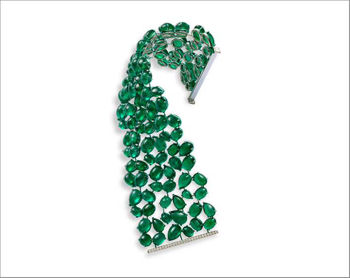 Bracciale com 170 smeraldi taglio cabochon