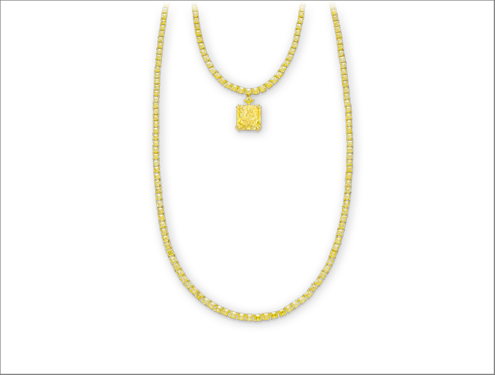 Collana di diamanti gialli, con pietra centrale di 30,68 carati