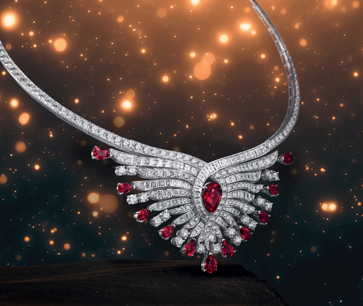 18K white gold necklace set with 1 pear-shaped ruby from Mozambique (approx. 4.03 cts), 11 pear-shaped rubies from Mozambique and Thailand (approx. 7.07 cts), baguette-cut diamonds and brilliant-cut diamonds